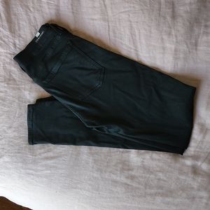 Low-rise skinny jeans